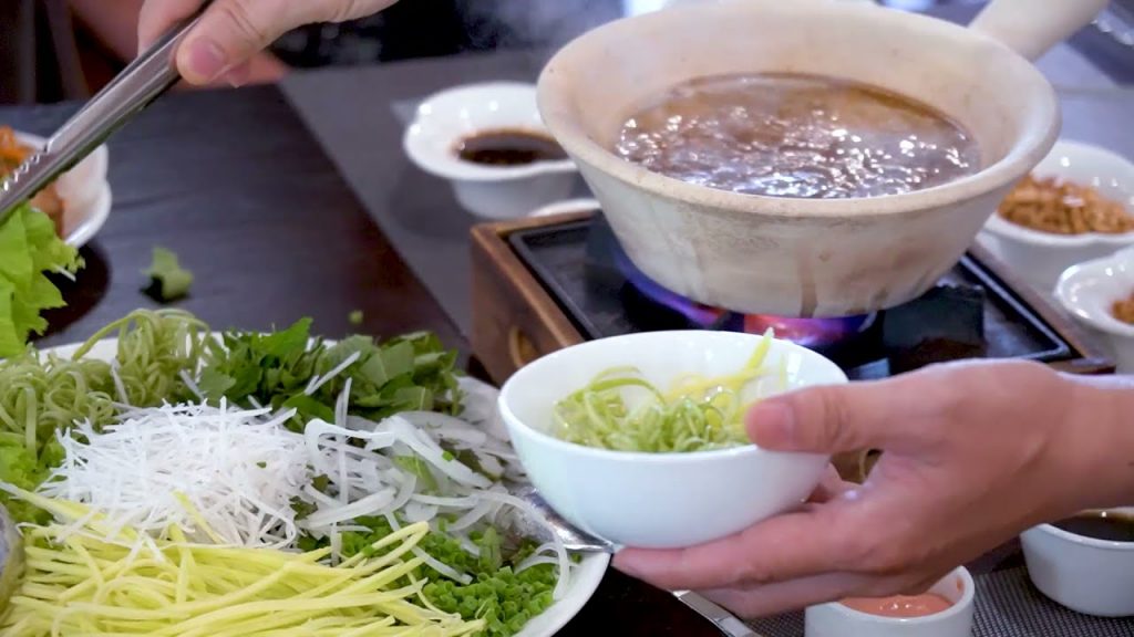 Lẩu sứa nước lèo